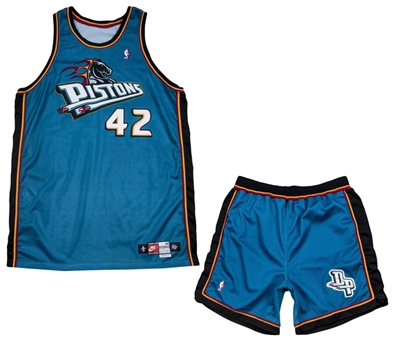 1998-99 Jerry Stackhouse Game Used & Signed Detroit Pistons Road Jersey With Shorts (Pistons Employee LOA & JSA)